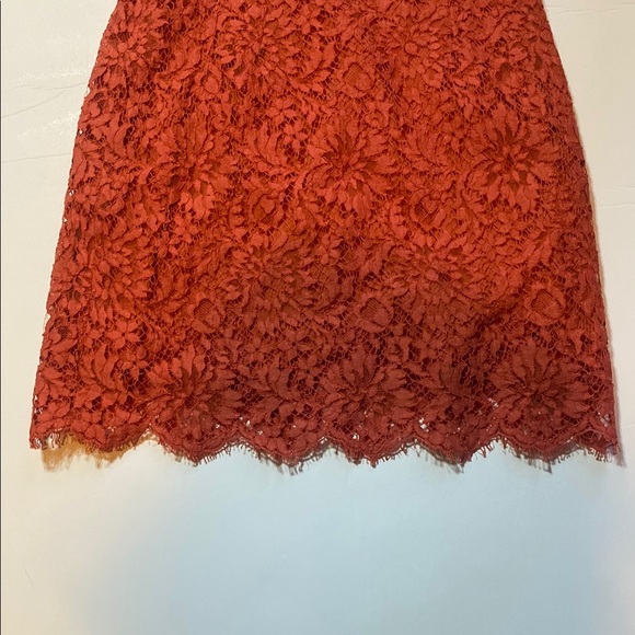 Dolce & Gabbana Elegant Orange Lace Skirt. Made in Italy. - Picture 3 of 9